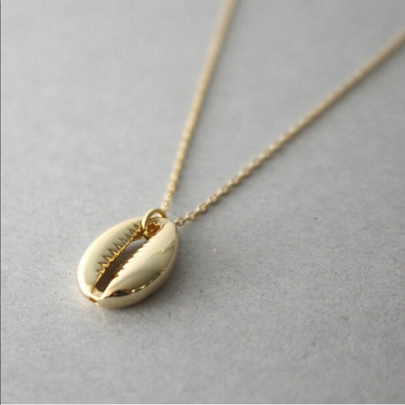 VSCO Gold Puka Shell Necklace - Picture 4 of 4